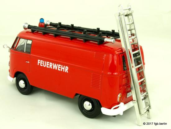 Motormax Volkswagen VW T1 Feuerwehr mit Leiter