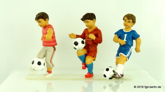 Prehm 3 Kinder beim Fußballspiel