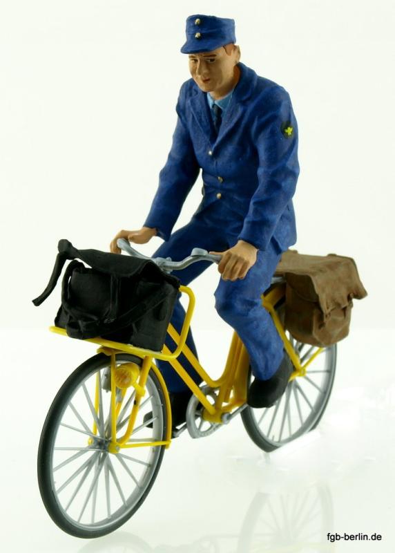 Preiser Postbote auf Fahrrad