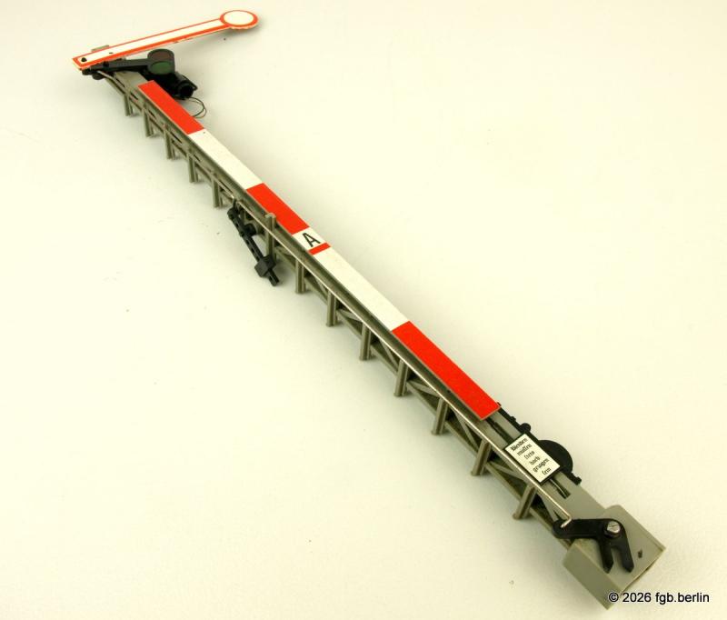 LGB 51920 Hauptsignal Hp0/Hp1 Mast mit Flügel